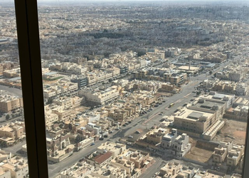 شقة بغرفة نوم وغرفة معيشة 