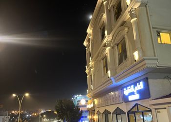 شقة بأثاث مريح وبسيط 