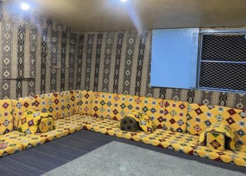 مخيم بخيمة شعر وجلسة عريش