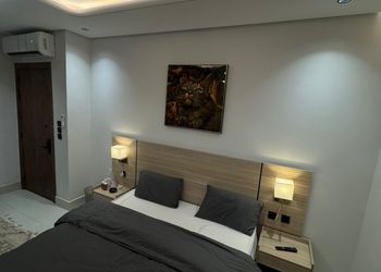 استديو بسرير ماستر