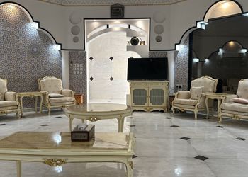 استراحة بمسطح اخضر و مسبح خارجي