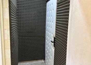 شقة بغرفة معيشة وغرفتين نوم
