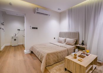 استديو بدخول ذاتي وسرير مريح 