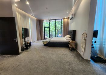 شاليه بمسطح اخضر