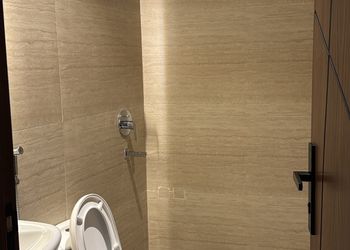 استديو بأثاث أنيق وفاخر