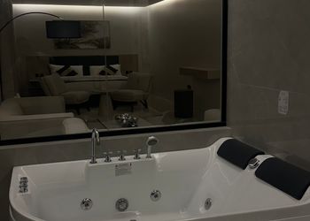 استديو هادئ بسرير ماستر 