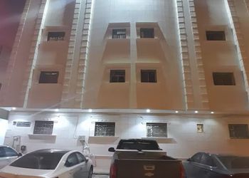استديو بأثاث مريح وبسيط