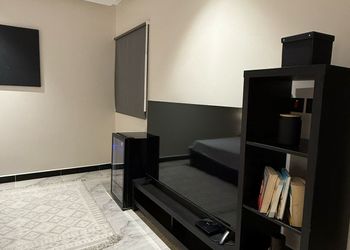 استديو بسرير ماستر وجلسة جانبية