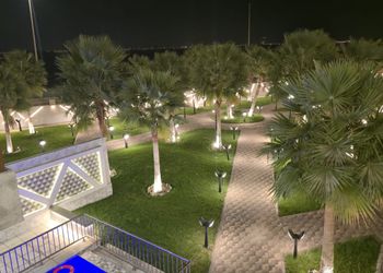 شاليه بجلسة خارجية ومسبح 