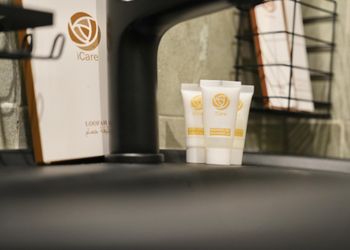 استديو بسرير ماستر وجلسة جانبية 