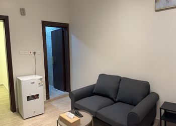 استديو بسرير ماستر وجلسة  