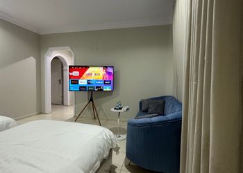 استديو بسريرين مفردة و أثاث مريح