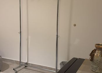 استديو بسرير ماستر وجلسة مريحة 