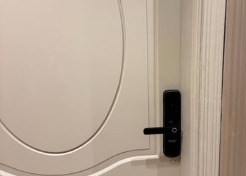 استديو بسرير ماستر وجلسة جانبية 