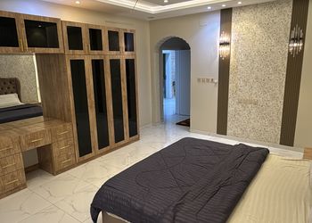 شقه ثلاث غرف وصاله وغرفه خادمه
