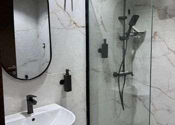 استديو بسرير ماستر وجلسة جانبية 