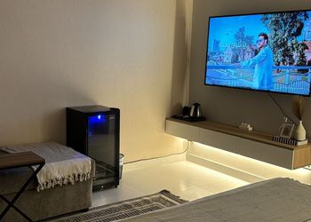 استديو بسرير ماستر وجلسة جانبية 