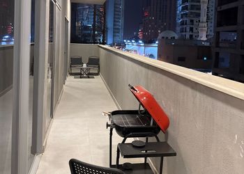 شقة بغرفة معيشة وغرفتين نوم 