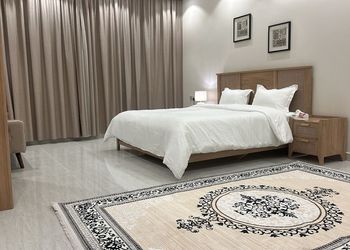 استديو بسرير ماستر وجلسة جانبية