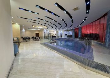 شاليه بمسطح اخضر
