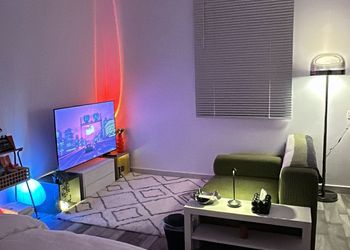 استديو هادئ بسرير ماستر 