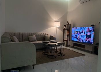 شقة بغرفة نوم ودخول ذاتي 