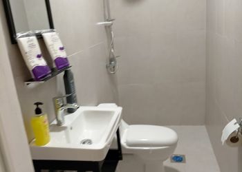 استديو بسرير ماستر وجلسة جانبية 