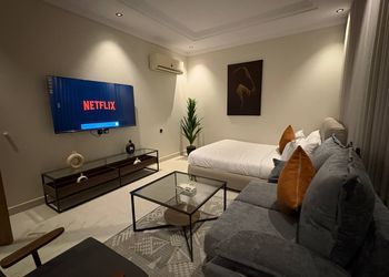 استديو بسرير ماستر وجلسة جانبية