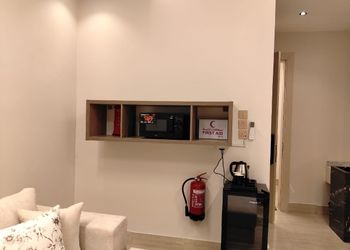 شقة بغرفة معيشة وغرفة نوم 