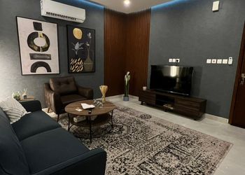 شقة مودرن بصالة وغرفة نوم 