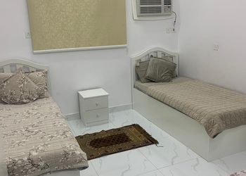شقة بأثاث مريح وبسيط 