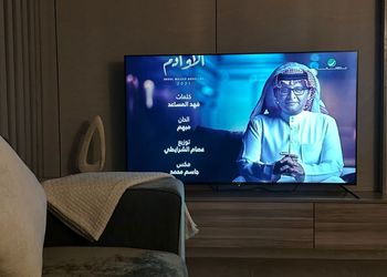 شقة بصالة انيقة وغرفة نوم