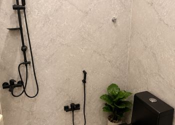 استديو بأثاث مريح وبسيط 