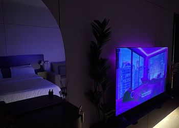 استديو بسرير مريح وتصميم هادئ 