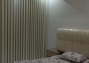 شقة بصالة مريحة وغرفتين نوم 