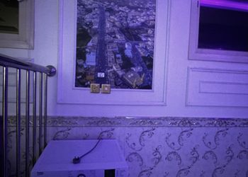 شالية بمجلس مطل على المسبح 