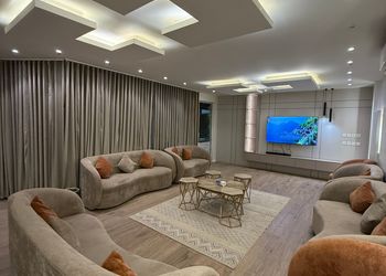 شاليه بألعاب أطفال وجلسة خارجية