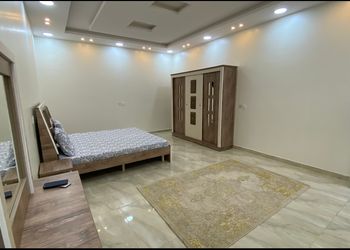 شاليه بمشب وشاشه تلفزيون وديكورات عصريه