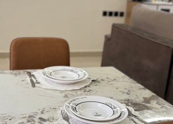 شاليه بجاكوزي وبانيو ومدخل سيارة