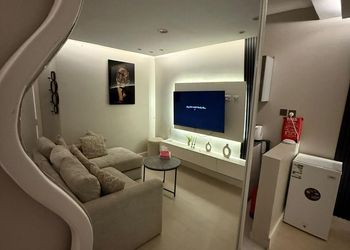 استديو بسرير ماستر وجلسة جانبية