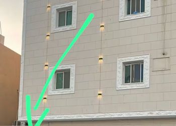 شقة بصالة مريحة ودخول ذاتي 