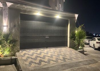 استديو بجاكوزي وكراج دخول ذاتي