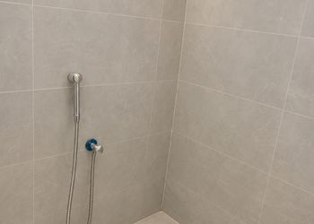 استراحة بمجلس وفناء خارجي 
