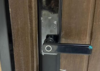 شقة بغرفة معيشة وغرفة نوم 