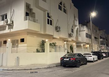شقة بغرفة معيشة وغرفة نوم 