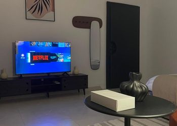 استديو بسرير ماستر وجلسة جانبية 