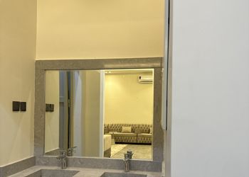 شاليه بصالة جلوس وجلسة خارجية