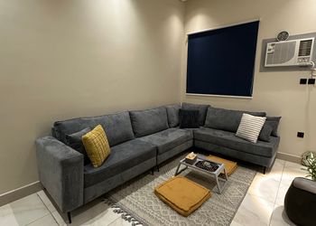 شقة بتصميم مميز وغرفه سينما خاصه