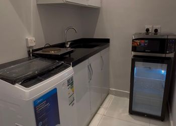 استديو بسرير ماستر وجلسة جانبية 