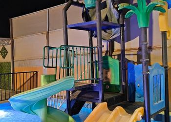 شاليه بجلسة خارجية وألعاب مائية